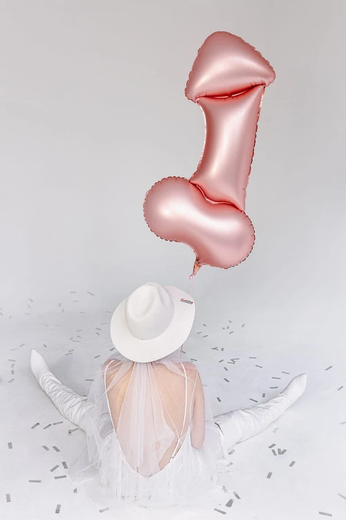 FB221_03_H.jpg